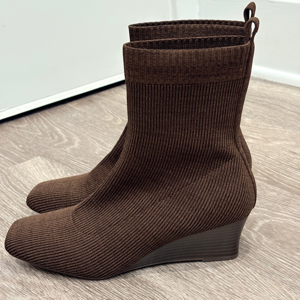 VIVAIA Margot Wedge Boots Dark Chocolate Square Toe Water Repellent 8.5 New